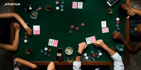 Como jugar un torneo de poker: los 7 consejos definitivos